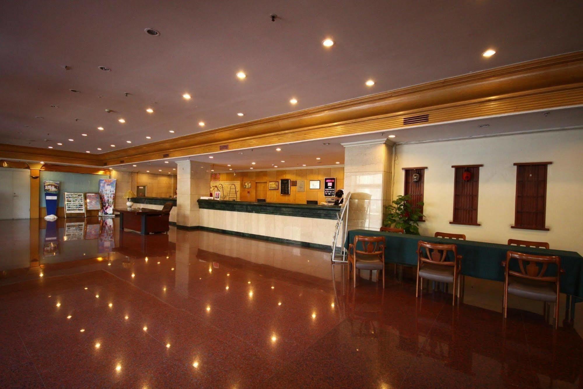 Hampton By Hilton Dalian Zhongshan Экстерьер фото