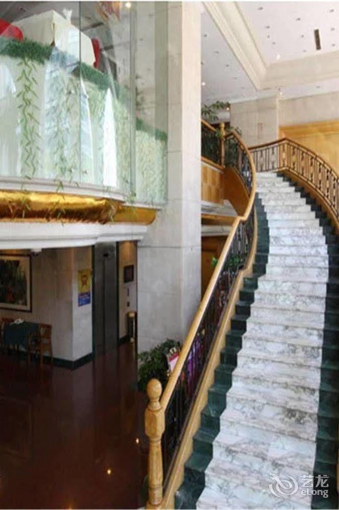 Hampton By Hilton Dalian Zhongshan Экстерьер фото